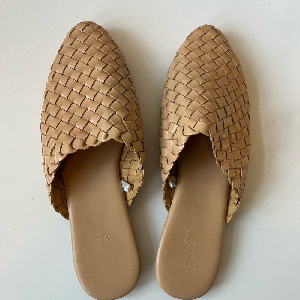 Universal Threads Women's Tan Woven Mules